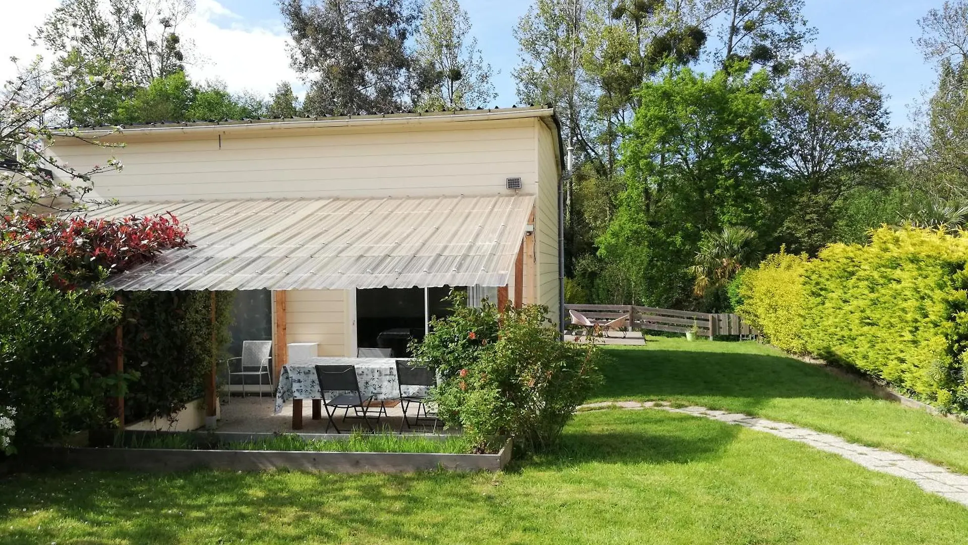 Au Coeur Du Jardin Villa La Boussac France